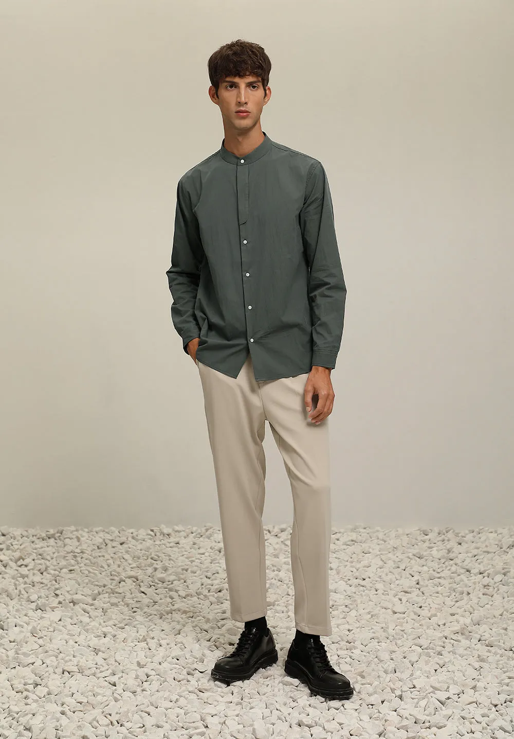 (IP20BE) Pleated Slim-Fit Wrinkle Resistant Trousers