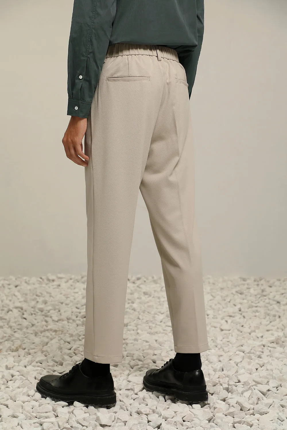 (IP20BE) Pleated Slim-Fit Wrinkle Resistant Trousers