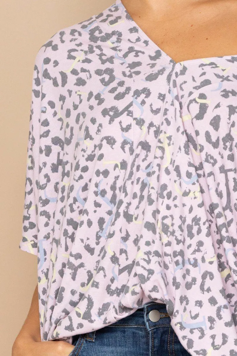 Leopard And Letter Printed Knit Top in Pink Smoke