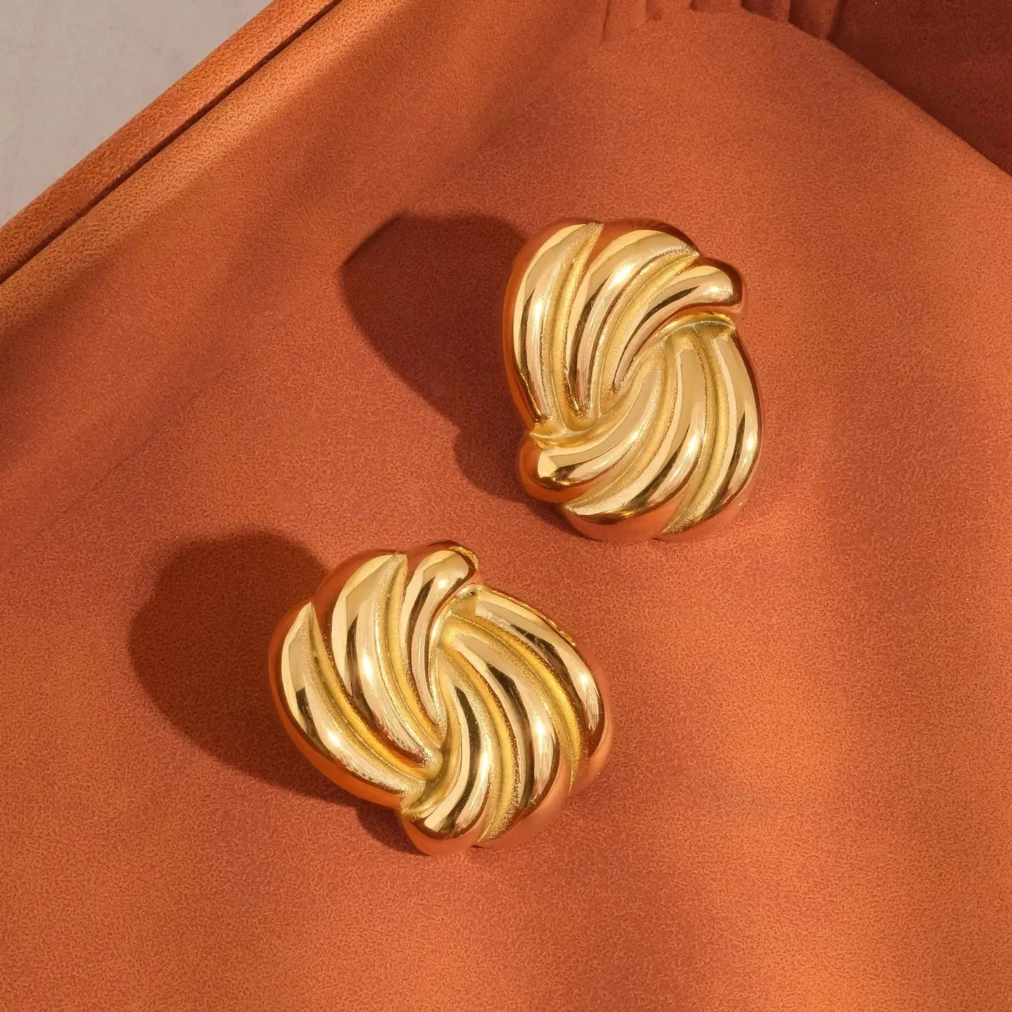 The Ashton 18K Wavy Rectangle Studs